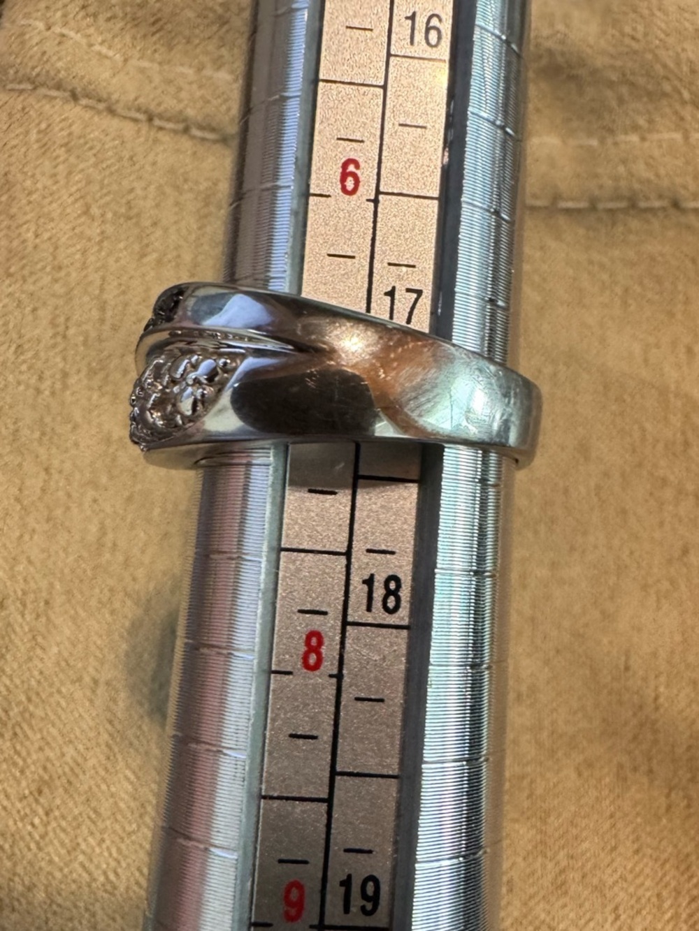 Black & Clear CZ Infinity Crossover Ring Silver Tone Statement Ring Size 8 - Picture 6 of 6